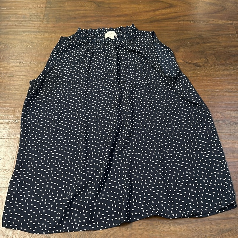 Loft outlet size small